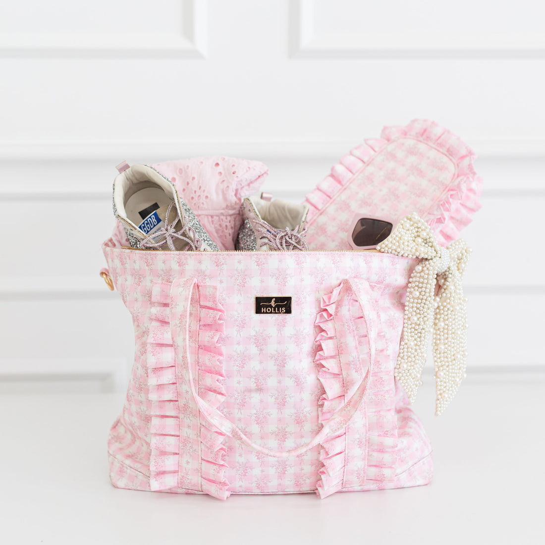 Poolside Pretty: Bags That Work Hard & Look Cute!